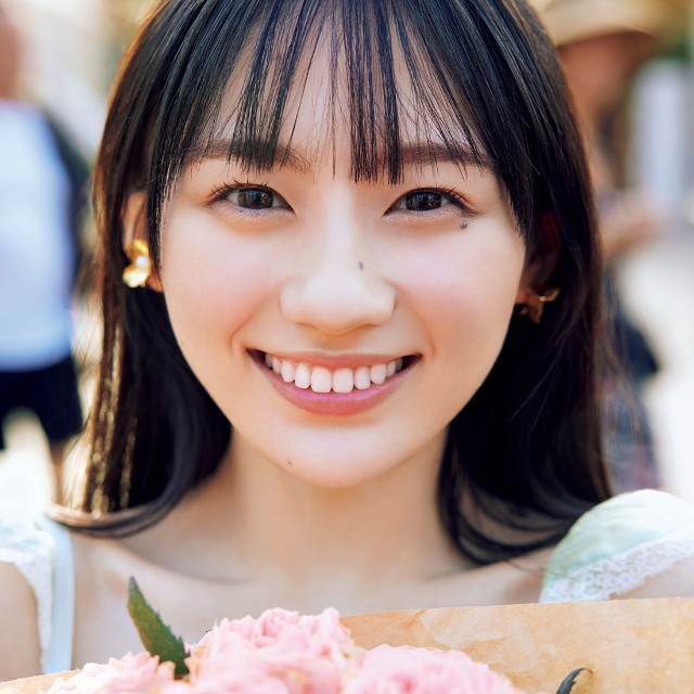 川﨑桜（乃木坂46）1stソロ写真集「エチュード」Sony Music Shop版の裏表紙（撮影：須江隆治）