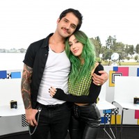 タイラー・ポージー（左）とフェム