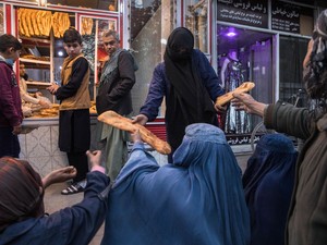 タリバン復活で足止め3カ月　日本在住のアフガニスタン人親子、緊迫の脱出劇を語る