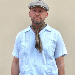 ハリウッド ランチ マーケットの隠れた名品で、夏の定番スタイルをアップデート。ファッショントレンドスナップ215