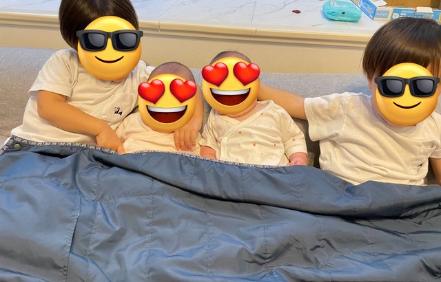 3歳双子のお兄ちゃんたちと0歳双子姉妹ちゃん（提供：@twindd7さん）
