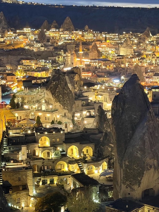 トルコの夜はまるで宝石のよう（提供：はせ 世界一周さん）