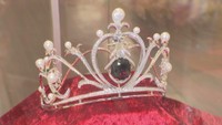 1億1000万円の豪華ティアラ　26日から展示販売会　「ベルサイユのばら」の マリー・アントワネットをイメージ　岡山・倉敷市