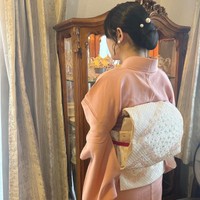 マーガレットの袋帯が印象的な着物姿／いりやさん（@iriya5147）提供