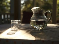 水道水が飲めない。水をコップに汲むたびに思い出すあの日々