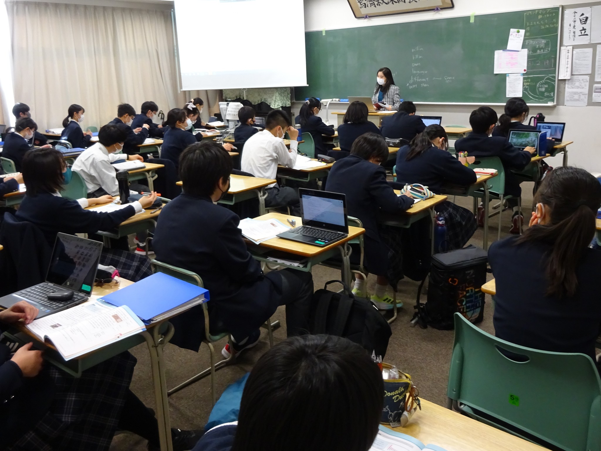 麗沢中学高校トップ画像