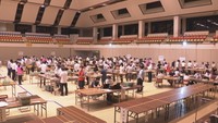 参院選の開票所（高松市香川総合体育館　10日夜）