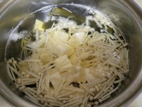 昆布だしで具は豆腐のえのき