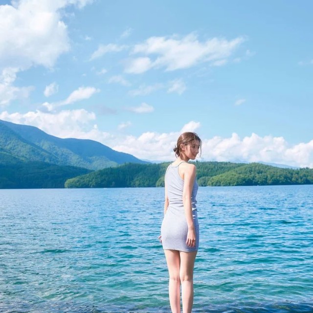 宮本茉由1st写真集『ほんとはね、』(撮影／中村和孝)