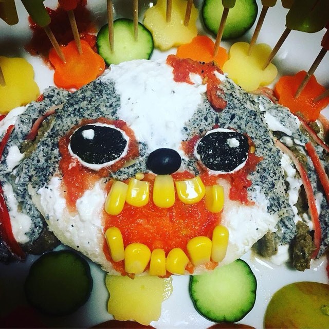 マッシュポテトを土台に、カニカマやトマトが使用されているそう©AUN／投稿主さん提供