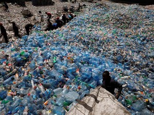 コロナ禍で「プラ危機」、廃棄増がリサイクル圧迫