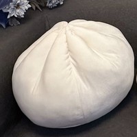 へたっても魅力的？ニトリの肉まんとは（ネッピー・チーズさん提供）