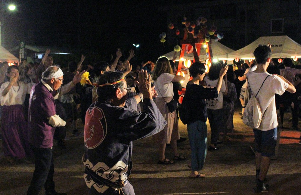 レゲエ風やテクノ調も登場、盆踊り人気リバイバル！ 各地で参加「盆