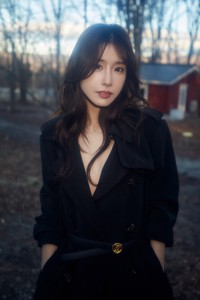 益田アンナの写真集「Fragments of glow」（玄光社）より（C）i-dee（Hideaki Araoka）
