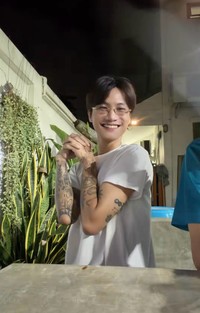 タイの人気俳優タナパック・ジョンジャイパーさんの公式Xの動画から（スクリーンショット）