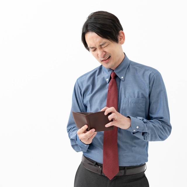 あまり知らない同僚への結婚祝いは複雑な気分？　※画像はイメージです（Peak River/stock.adobe.com）