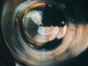 濃い焼酎の水割は、仲の良い父と母を思い出す私と家族の時間の象徴