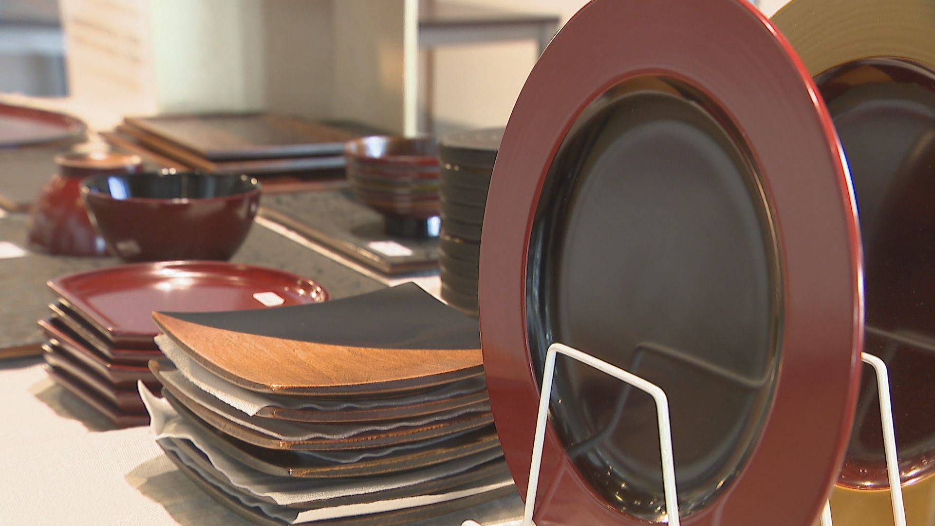 栗林公園の物産館で香川漆器を期間限定販売 漆本来の色を生かした