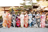 （左から）中川朋香、西由真、池田典愛、芳賀礼、塩月希依音、坂田心咲、坂下真心、板垣心和、福野杏実、福原琴美© NMB48