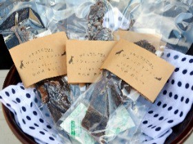 野生シカを犬猫用ジャーキーやふりかけに加工　害獣対策で