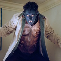 ナイトクローラー役を演じるアラン・カミング