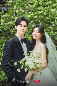 財閥3世と弁護士が結婚し〝世紀の結婚〟と呼ばれるも、夫に待っていたのは過酷な〝財閥暮らし〟だった…（出典：tvN）