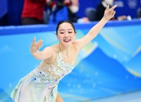 北京オリンピックのフィギュア女子ショートプログラムで演技をする樋口新葉