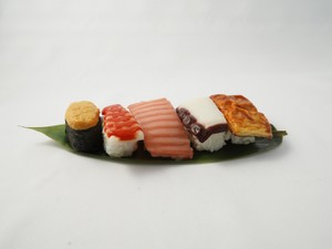 食品サンプルではありません　研究室発、3Dプリンターで作る食べられる「すしネタ」