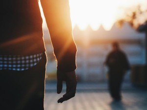 タメ口で注文する父にやめてと言えない。父と娘の間に存在する壁