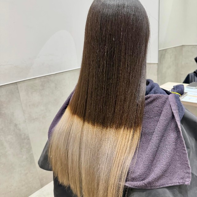 横から見ても境目がくっきり分かる、修正前のカラー状態／Yusukeさん（@yusuke_kat0）提供