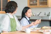 約束を守れなかったペナルティ→スマホは没収　※画像はイメージです（buritora/stock.adobe.com）