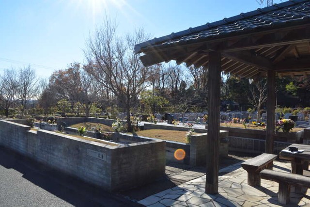 東屋がシンボルになっている区画