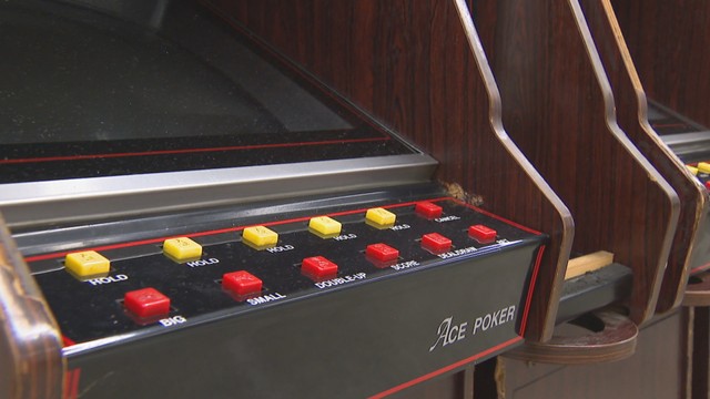 押収したゲーム機　高松北警察署