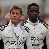 　ダムソン・イドリス（右）とブラッド・ピット