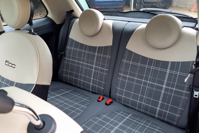 おしゃれな国産車・外車をご紹介　※画像はイメージです（OceanProd/stock.adobe.com）