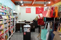 カラフルな店内の様子
