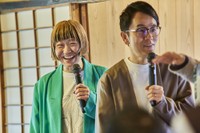 「ファクトリーアートフェスタ in 東大阪～石切ヴィレッジでアートとJAZZを楽しもう～」に参加した女と男・ワダちゃん（左）と市川（提供・吉本興業）