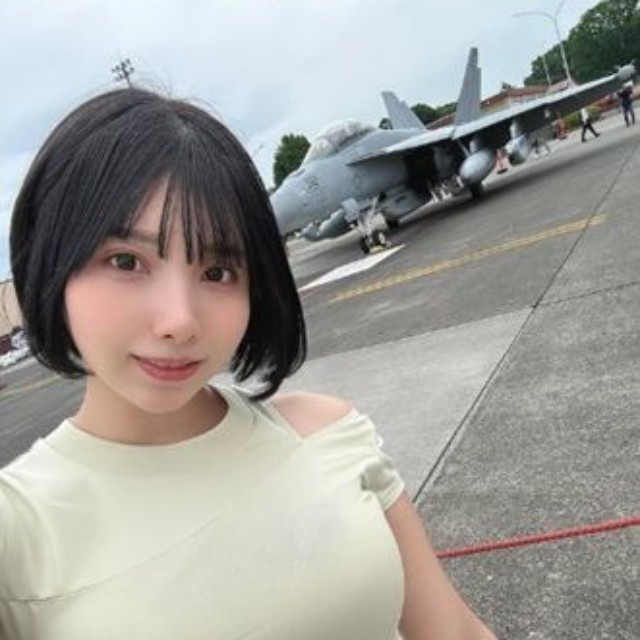 F-18ホーネットと＝三橋くんのインスタグラム＠mitsuhashi_zzより