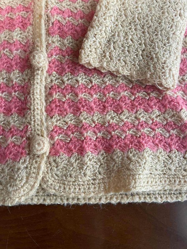 ボタンも毛糸で作られています（画像提供：くるみゆべしさん）