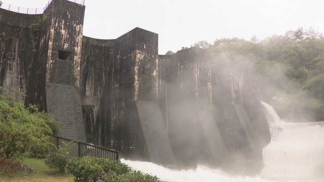 豊稔池堰堤　観音寺市大野原町田野々