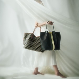 【素材感でバッグを選ぶ。】CanvasSERAPIAN／MOYNAT
