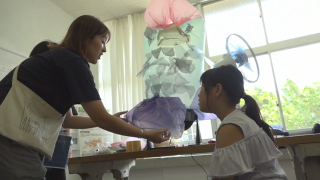 瀬戸芸アーティストが指導　ビニール袋と空気で芸術作品　香川