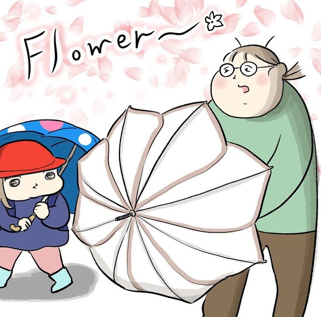 まさかのお花の形に広がる傘（もっこさん提供）