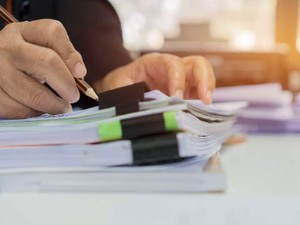 親が認知症になる前に考えたい「家族信託」とは。司法書士が解説