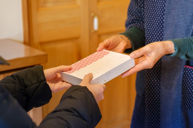 ご近所づきあい ※この画像はイメージです（Rummy & Rummy/stock.adobe.com）