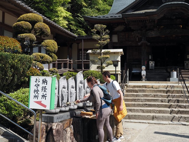 外国人遍路が次々訪れる結願の寺・第８８番札所大窪寺