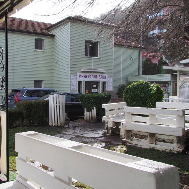 思ったよりも屋外の敷地は広い