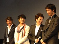 「日本一顔の濃い俳優」決定戦の投票を待つ（左から）宍戸開、北村一輝、市村正親、阿部寛＝2012年