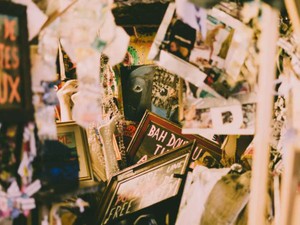 掃除ができなくて、電子レンジにはソースの血しぶきがあった