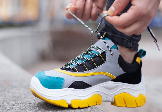 スニーカーの「靴紐」、毎回解かなくてOK！　※画像はイメージです（AMBERLIGHT/stock.adobe.com）